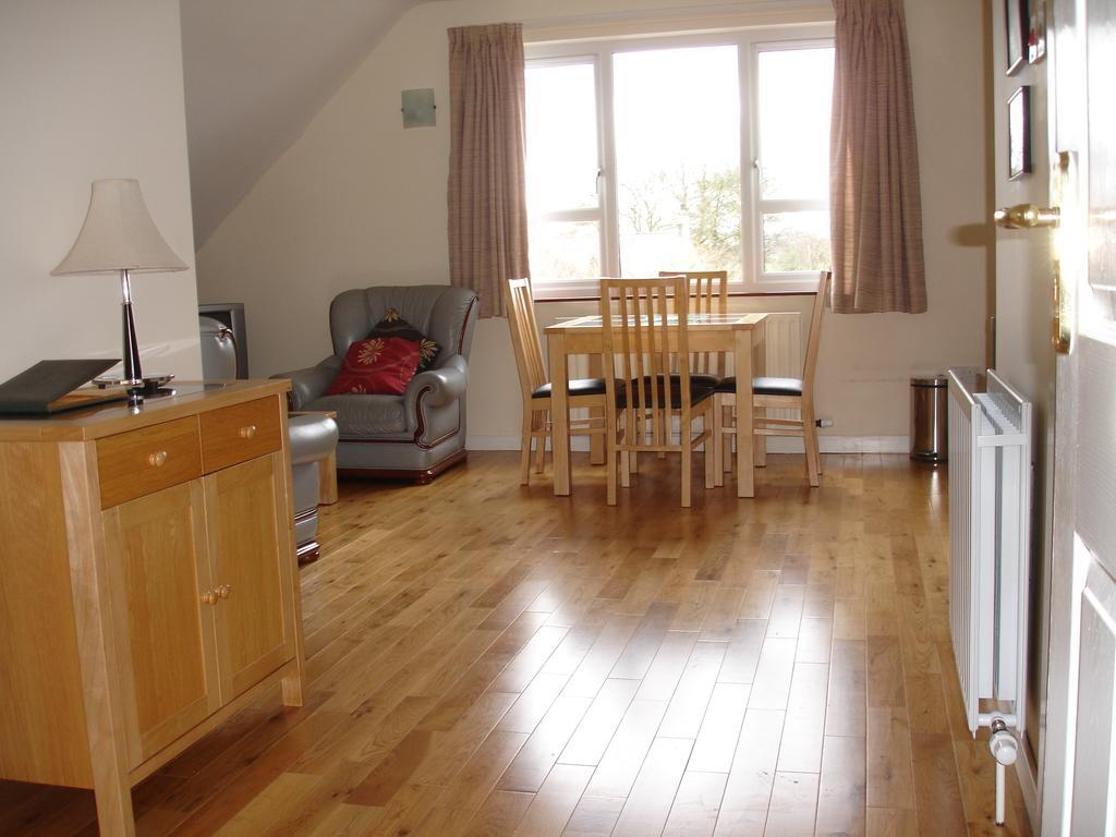 Country Garden House Holiday Homes Балимъни Стая снимка