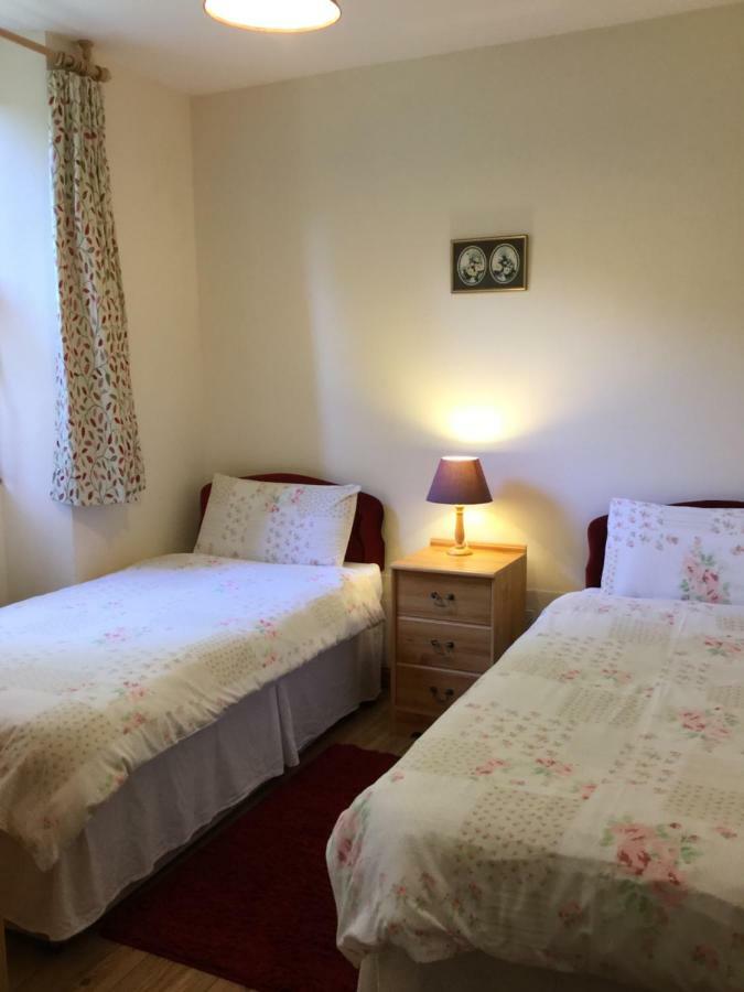 Country Garden House Holiday Homes Балимъни Екстериор снимка